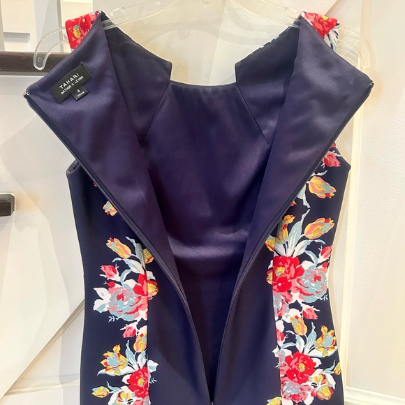 ** 3 FOR $50 ** TAHARI Floral Bodycon Dress - Picture 7 of 8